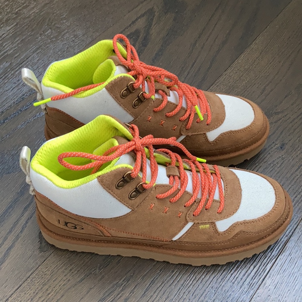 Ugg hiker-sneaker NWOT